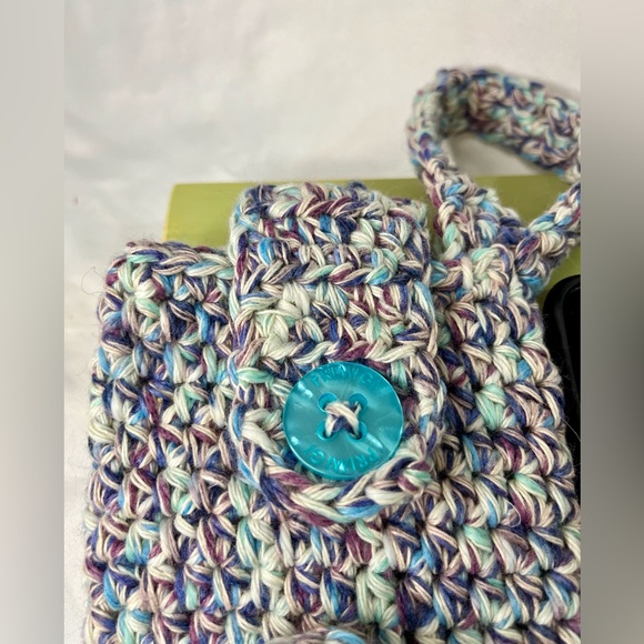 Handmade/Crocheted Cell Phone Wristlet - Picture 4 of 10